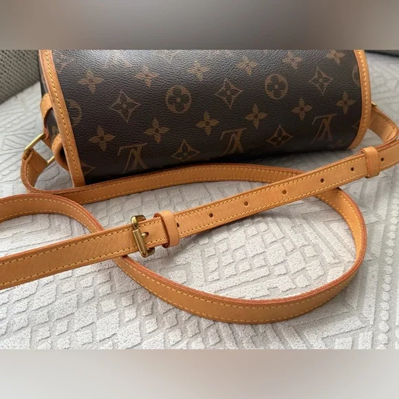 Louis Vuitton Sologne Crossbody Monogram Canvas Authentic - Picture 8 of 13